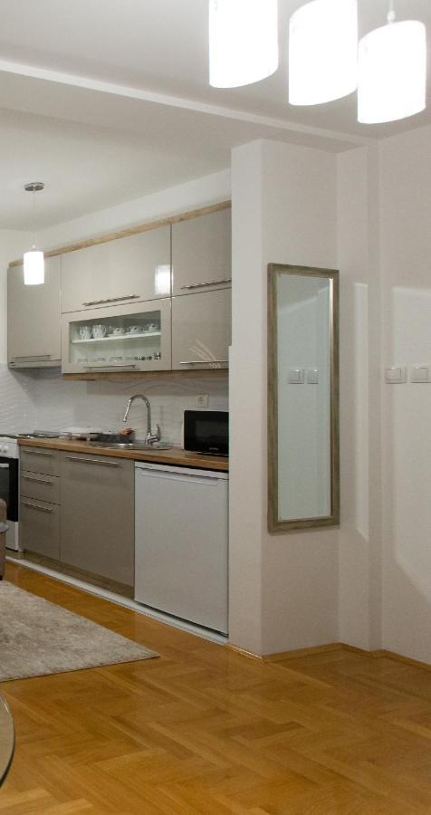 Apartman Sunset Sremska Mitrovica Bagian luar foto