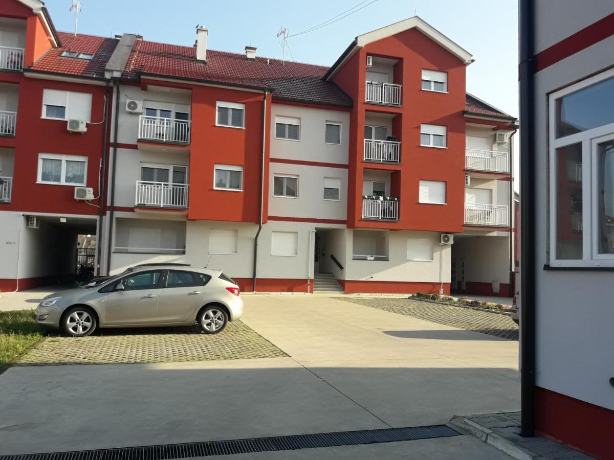 Apartman Sunset Sremska Mitrovica Bagian luar foto